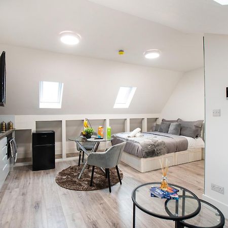Spacious And Modern Studio In London G Bagian luar foto