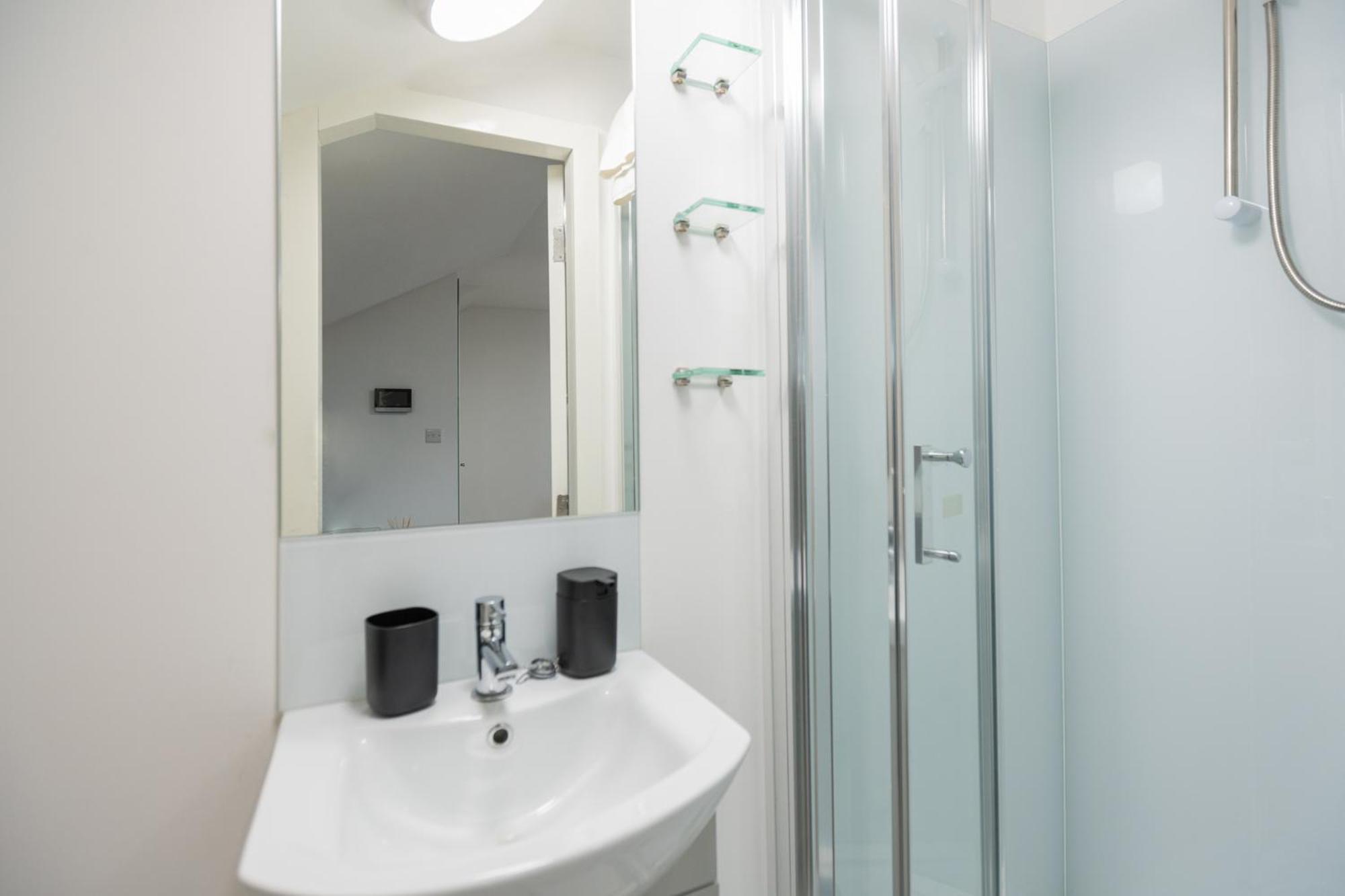 Spacious And Modern Studio In London G Bagian luar foto